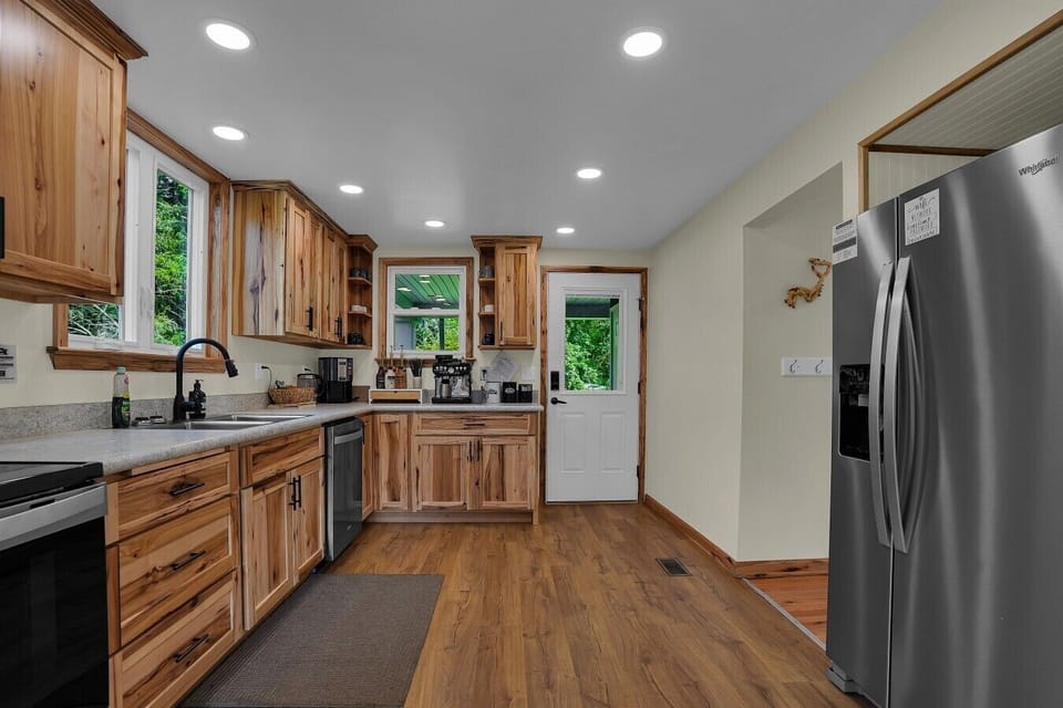 Fully Stocked Kitchen and Coffee Bar
