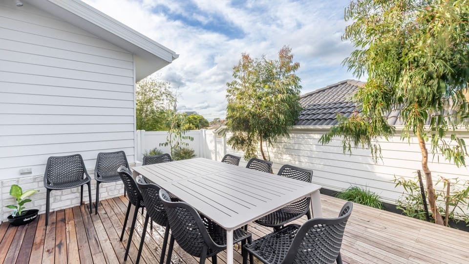 Enjoy outdoor dining in the private courtyard, perfect for BBQs or relaxed evenings.