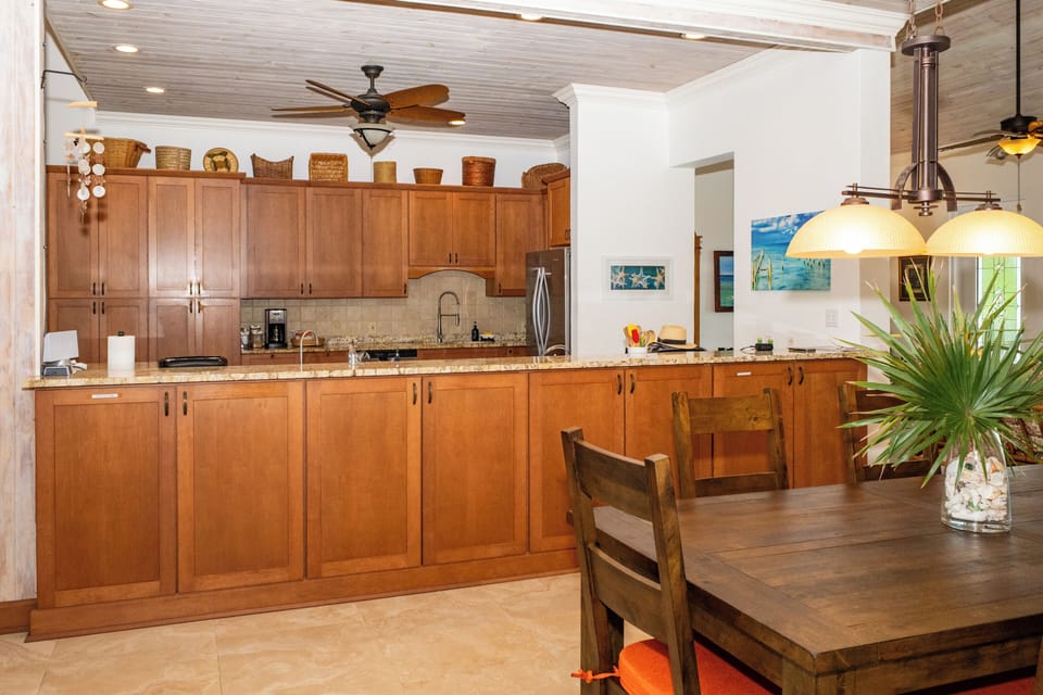 Expansive kitchen bar.