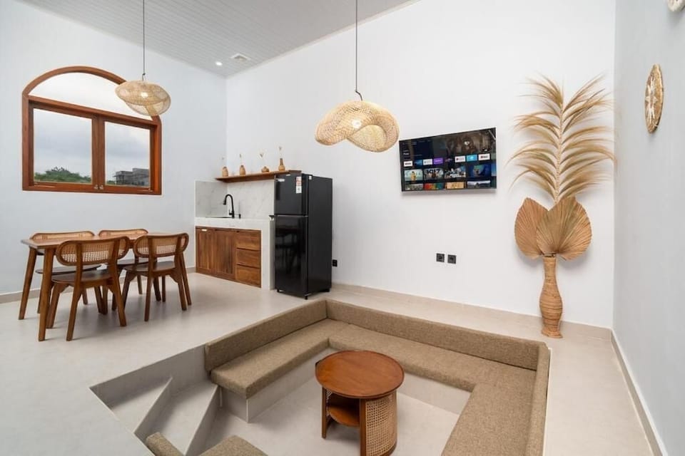 Suite, 2 Bedrooms, Pool View | Living area