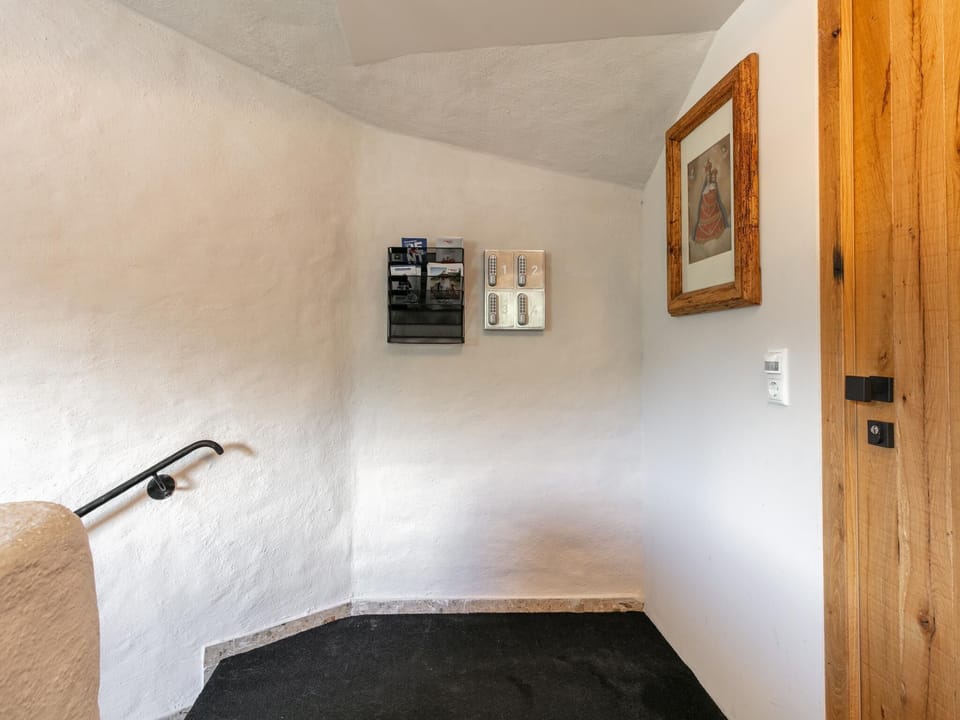 Entrance / Reception