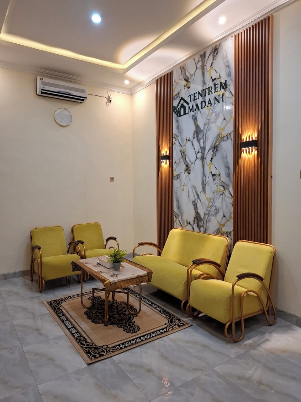 Deluxe Room, Balcony | Interior