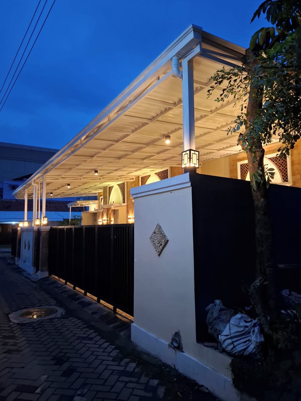 Deluxe Room, Balcony | Property grounds