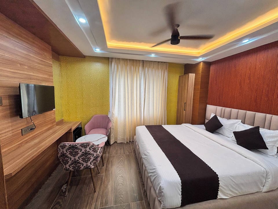 Deluxe Double Room | Premium bedding, minibar, desk, laptop workspace