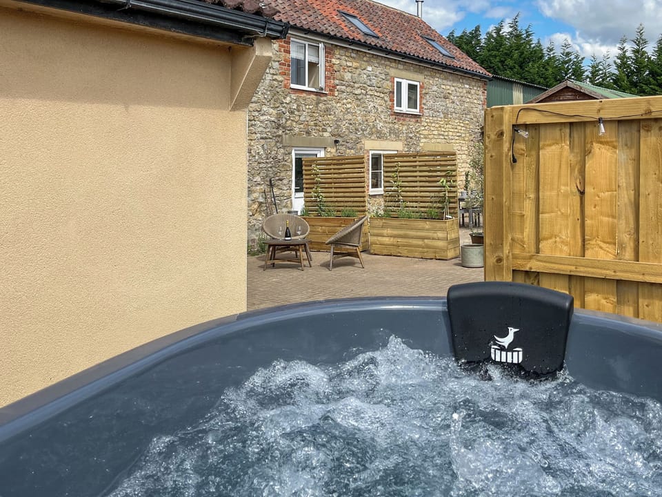Hot tub | The Cartshed - Aldmoor Farm Holidays, Malton