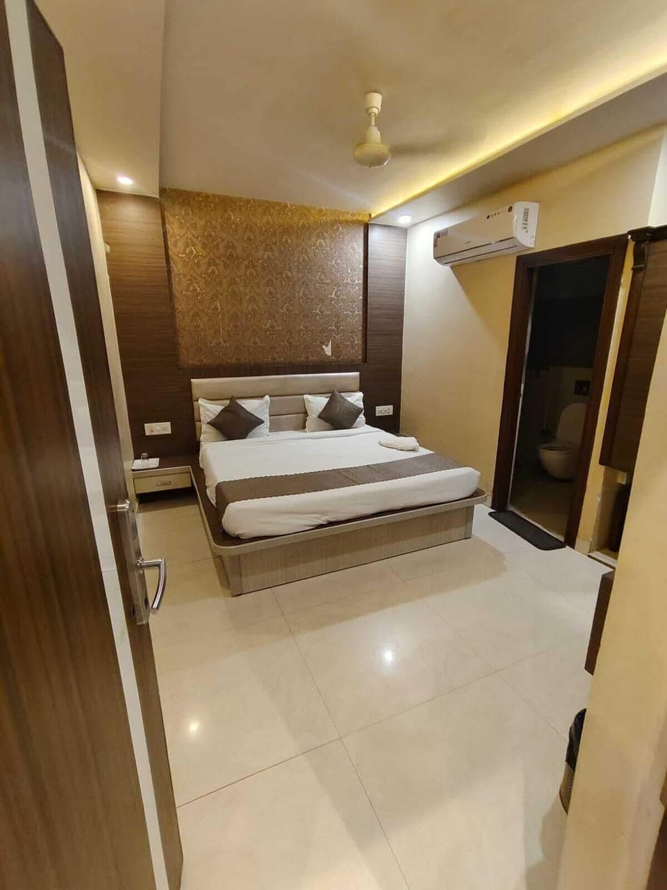 Superior Double Room | Desk, laptop workspace, WiFi (free)