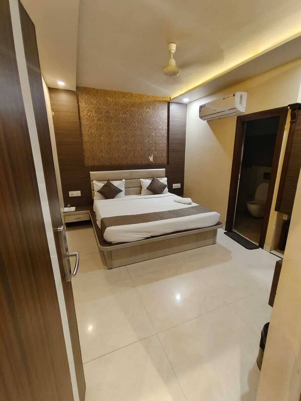 Superior Double Room | Desk, laptop workspace, WiFi (free)