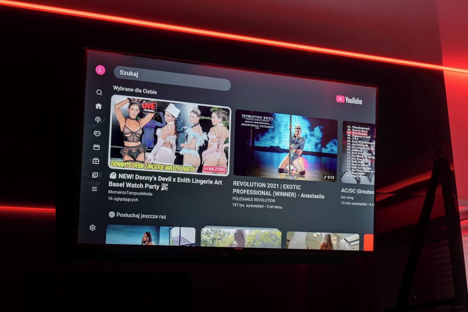 Comfort Apartment, Balcony | Television