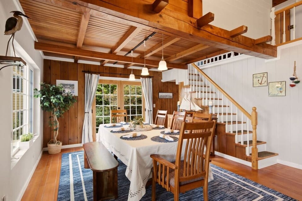 Large inviting dining area to gather for meals!