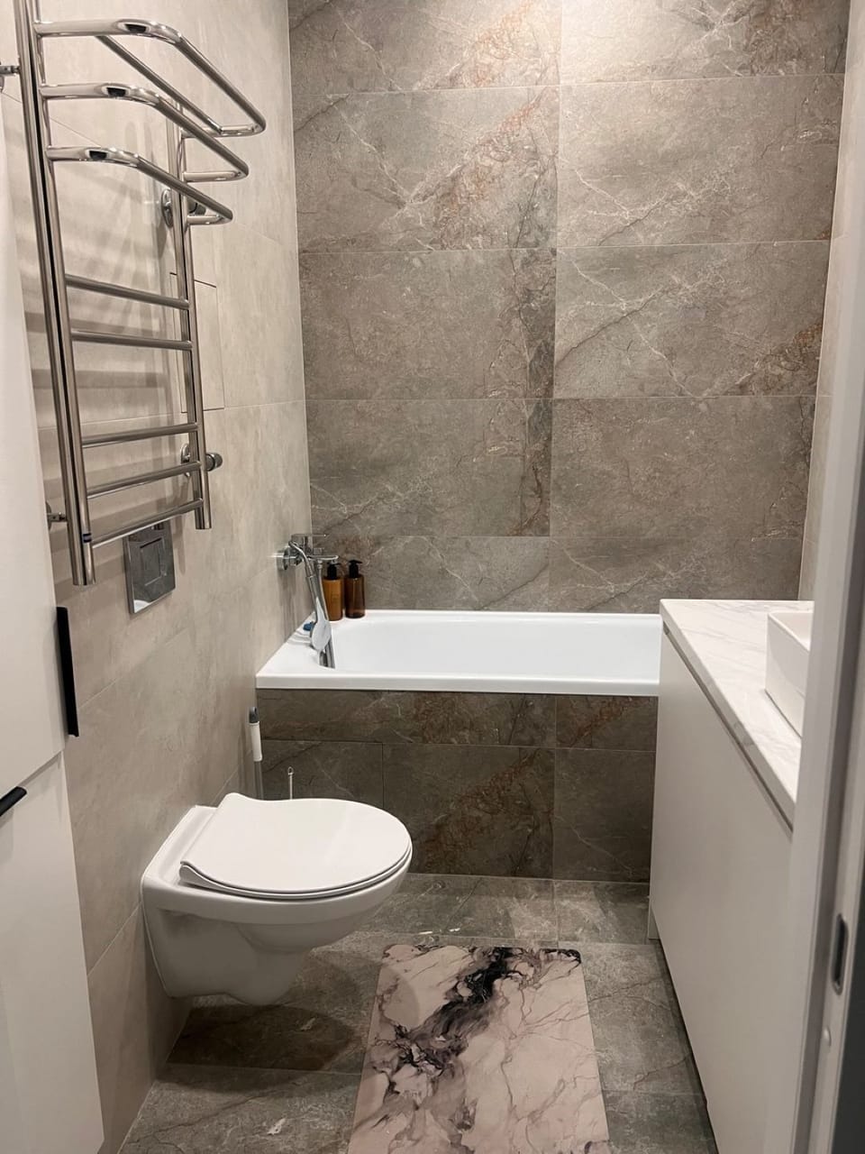 Basic Studio, Balcony, Courtyard View | Bathroom