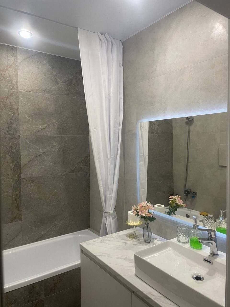 Basic Studio, Balcony, Courtyard View | Bathroom