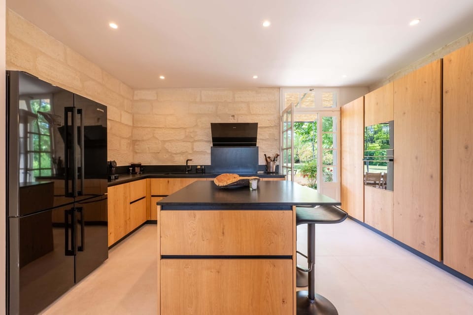 House | 6 bedrooms, high-speed internet