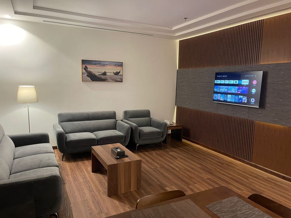 Junior Suite | Living area | 41-cm Smart TV with digital channels