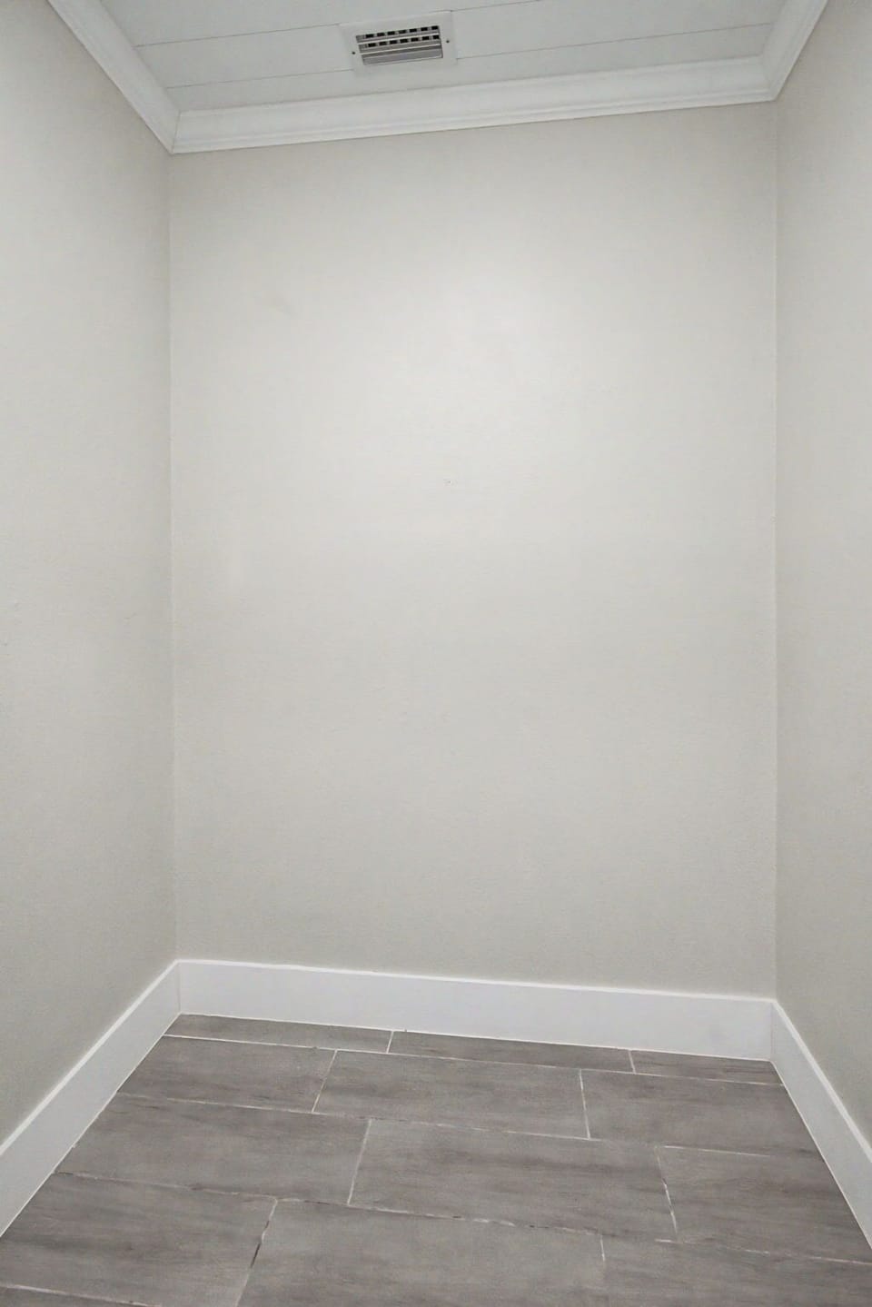 Moonlight Bay N King Suite Closet