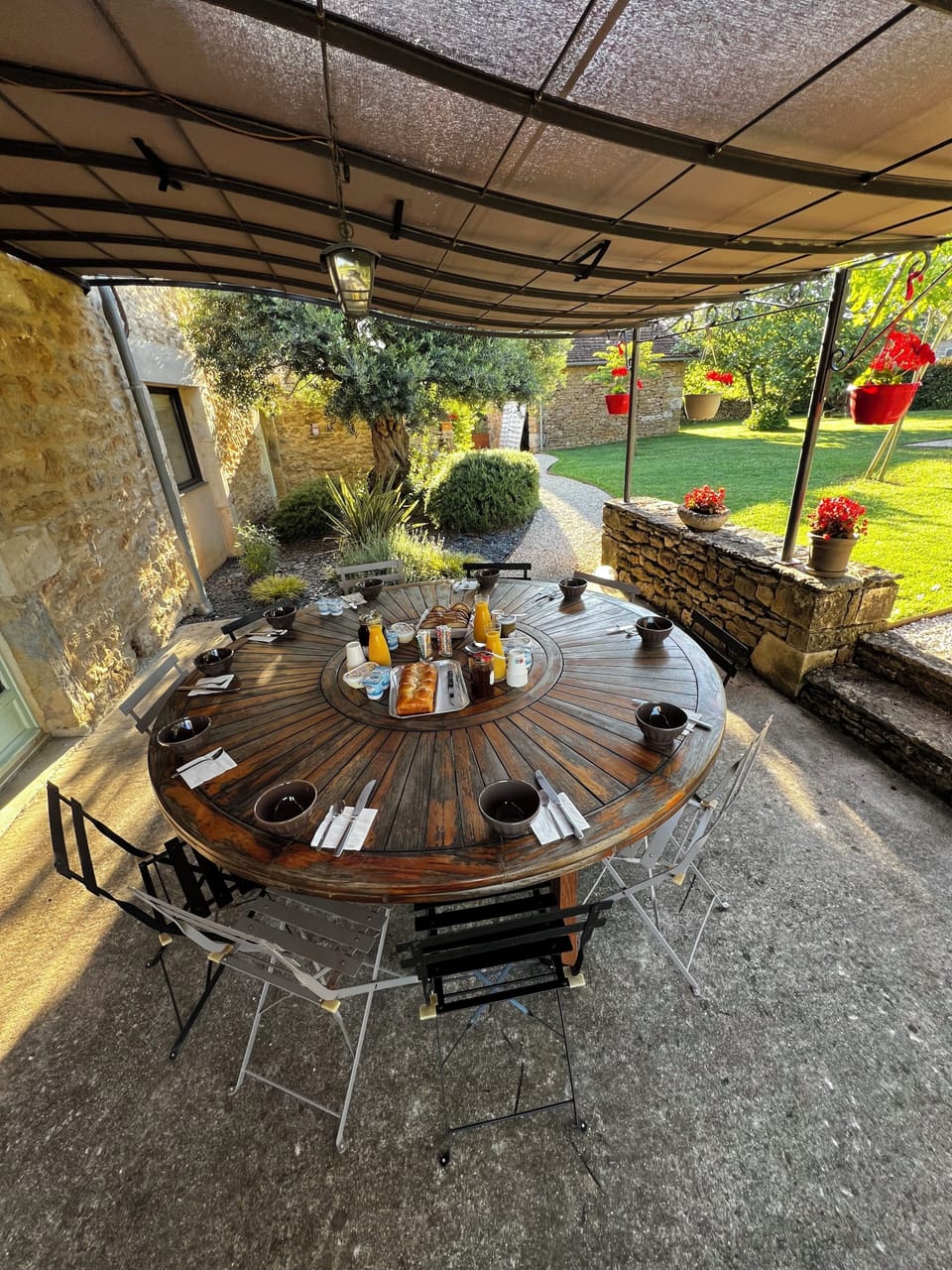 Outdoor dining