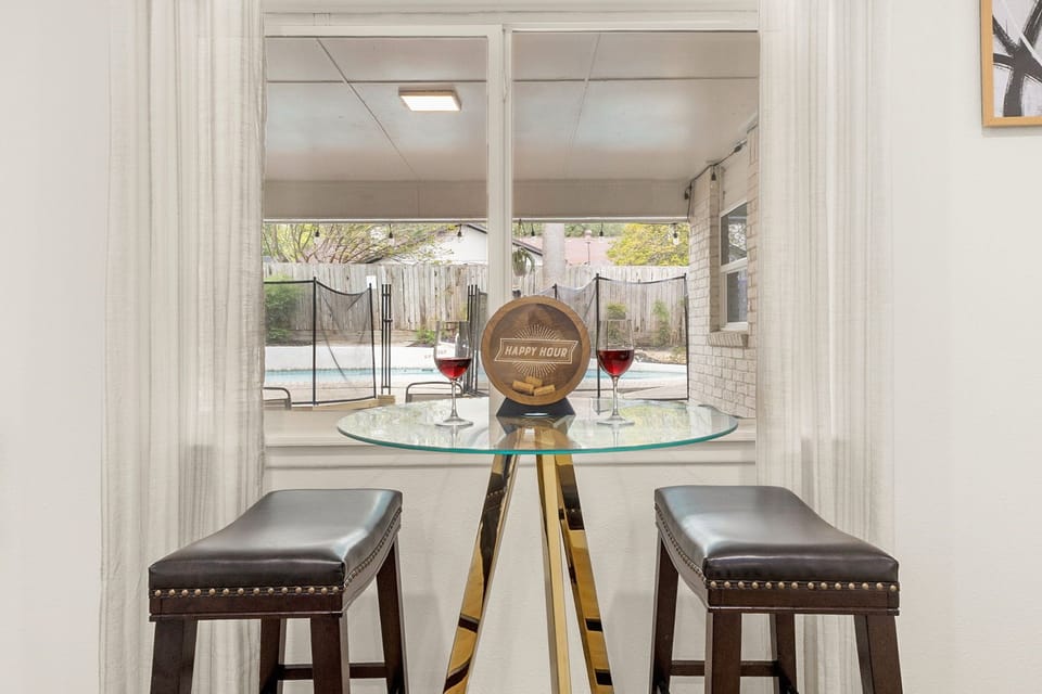 Extra seating creates the perfect spot for cocktails, conversation, and quality time together.