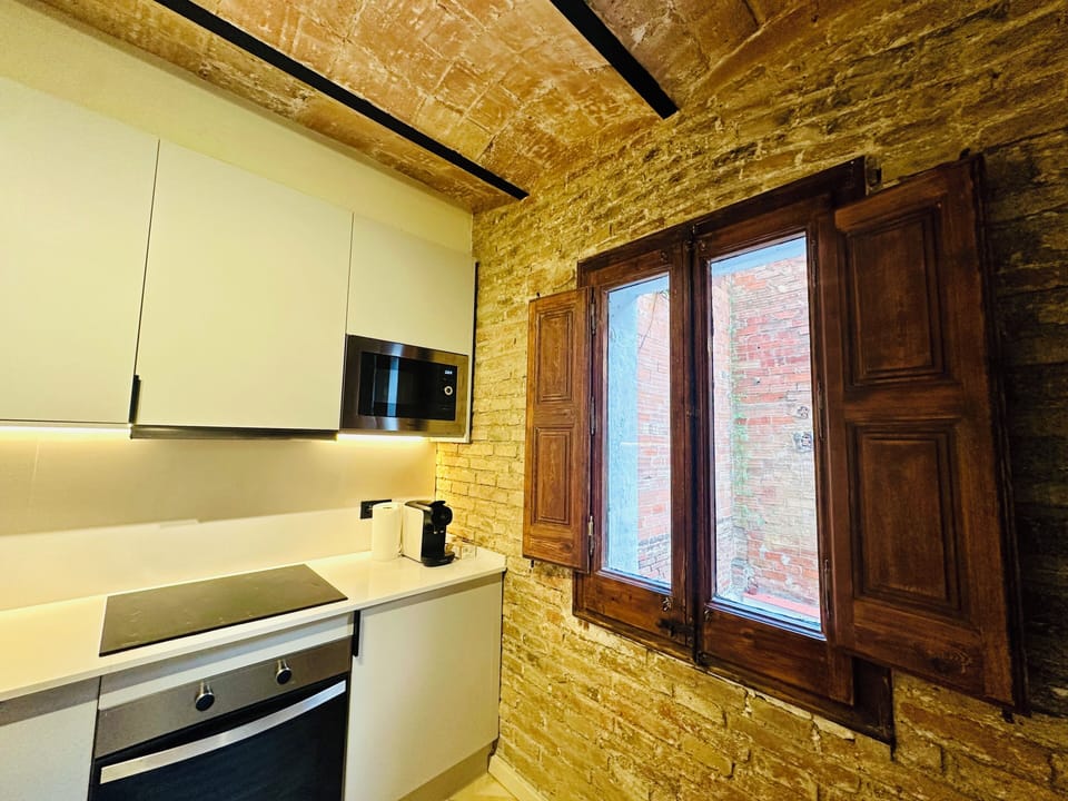 Fridge, microwave