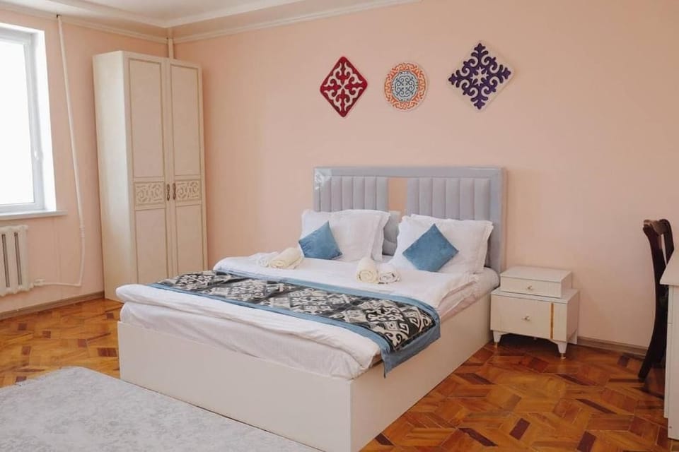 Iron/ironing board, WiFi (free)