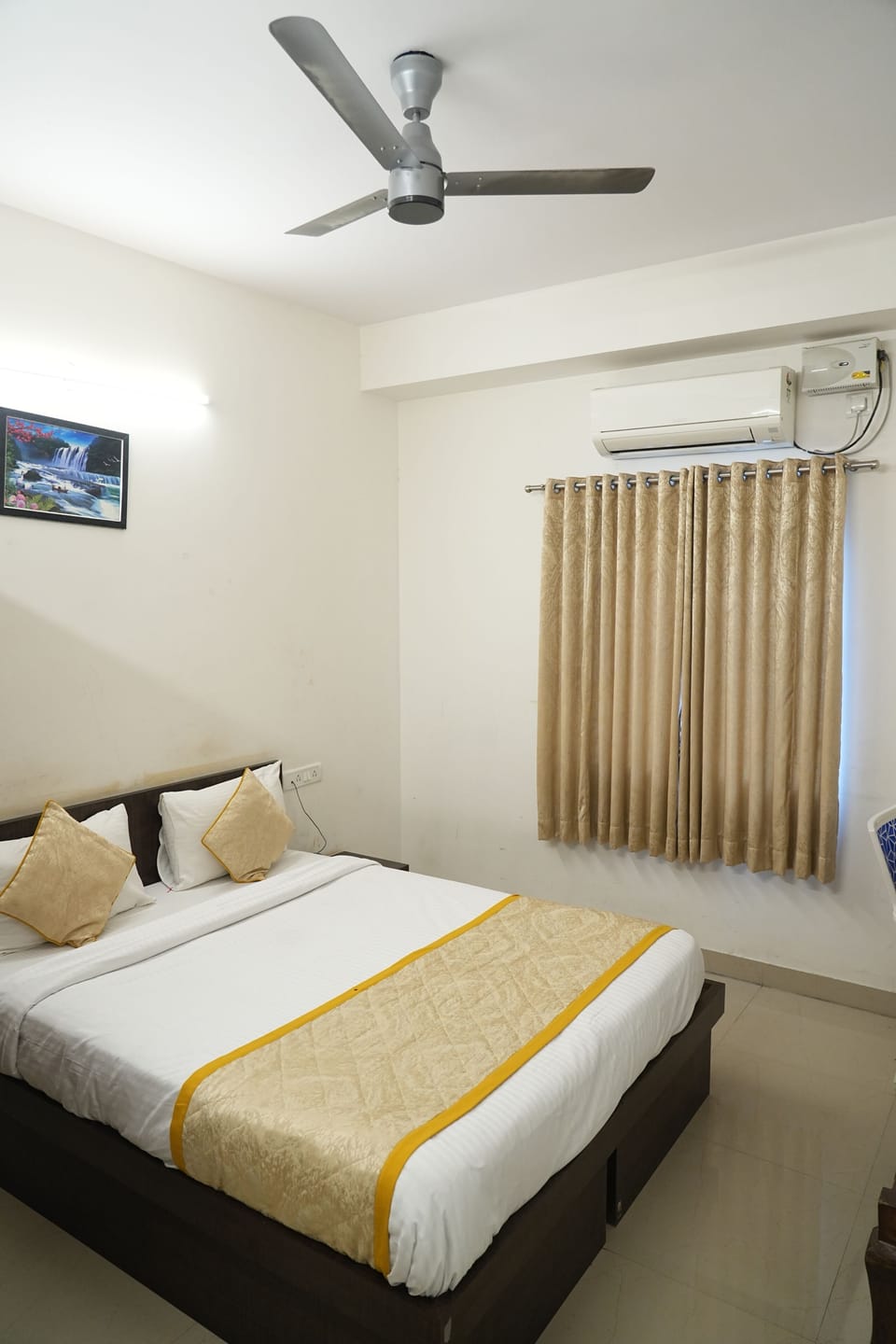 In-room safe, laptop workspace, soundproofing, iron/ironing board