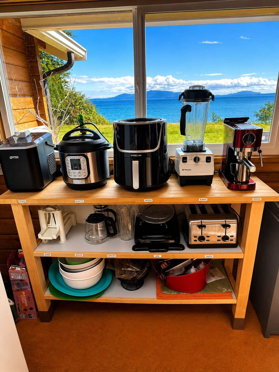 Kitchen Appliance Bar