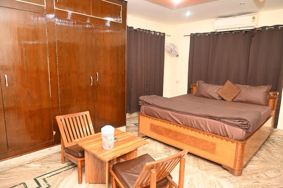 Deluxe Double Room | Laptop workspace, WiFi (free)