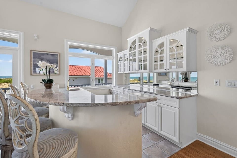 Vacation hosting made easy. Keep drinks chilled, prepare cocktails, and gather with friends without ever leaving the action.