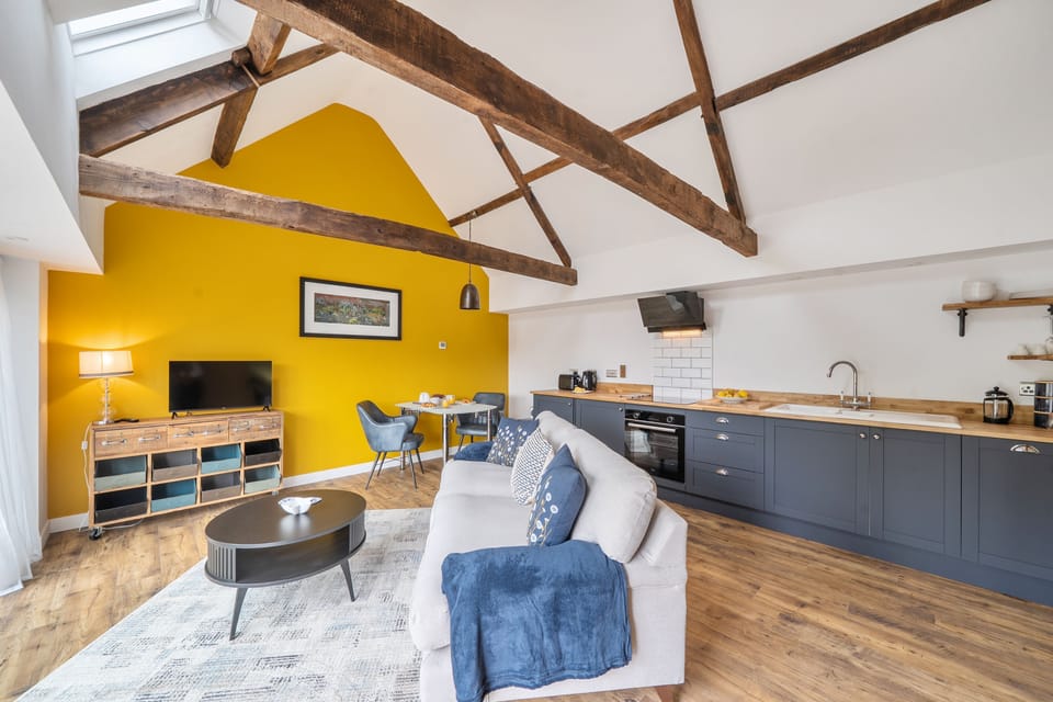 Bakers Barn, Stoford: Enjoy the bright & airy space