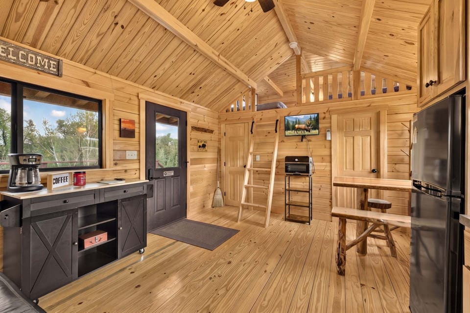 Eagles Nest Cabin ~