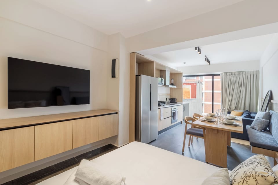 Superior Studio, Non Smoking, Pets Allowed | Premium bedding, in-room safe, laptop workspace, blackout drapes