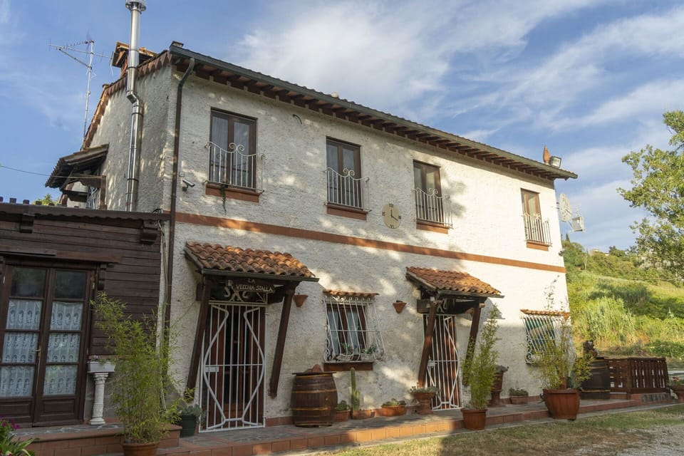 Building Exterior, Main Entrance, Outdoor, Planimetry