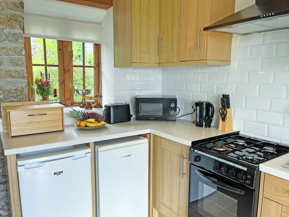 Kitchen area | Fizz Gog Cottage - Cheesewring Farm, Minions