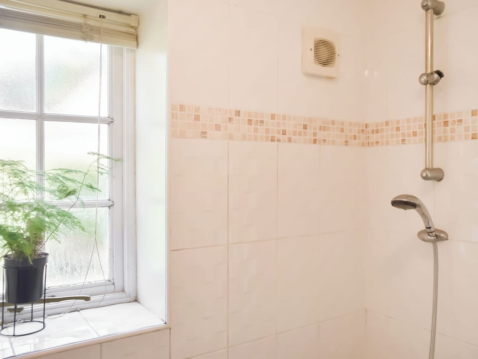 Bathroom | Coops Nest, Stalham Staithe