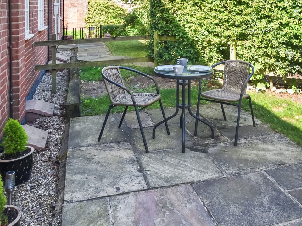 Sitting-out-area | Coops Nest, Stalham Staithe