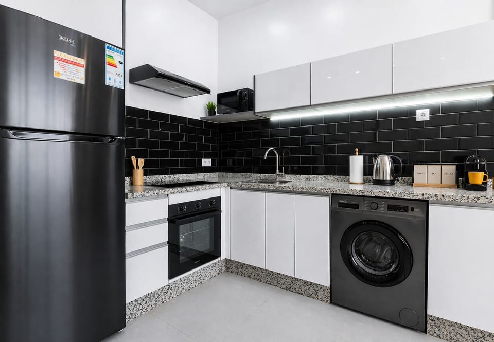 Cook the way you want, when you want. A fully equipped kitchen with everything ready, from appliances to cookware, oils, and essentials, so every meal feels easy, natural, and just like home.