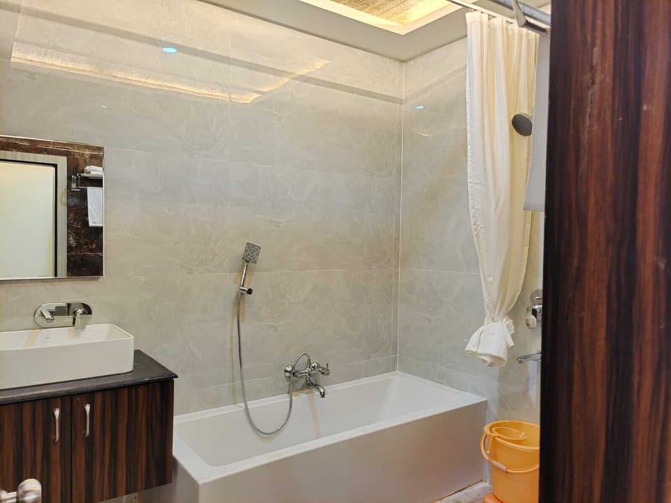 Towels, soap, shampoo, toilet paper