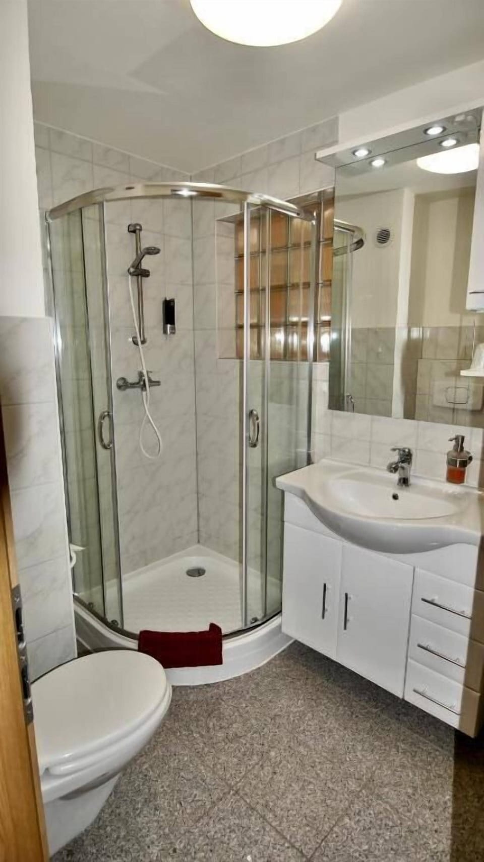 Double or Twin Room | Bathroom | Shower, hair dryer, towels, soap