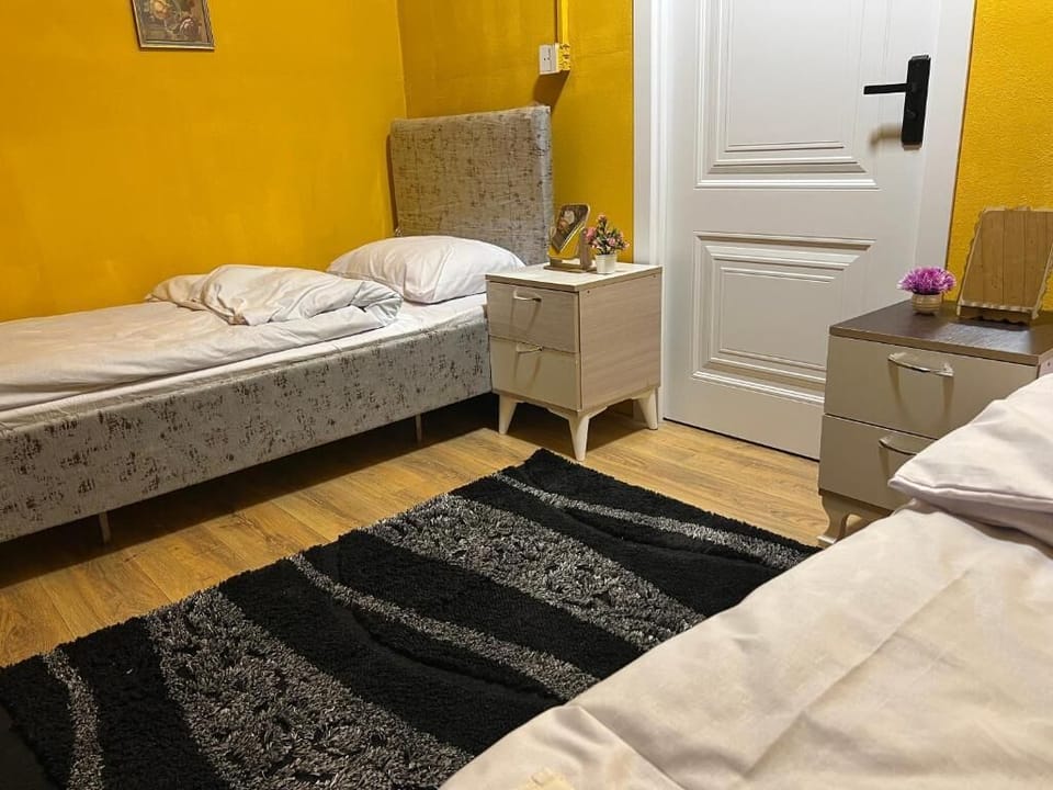 Classic Twin Room, Courtyard View | Soundproofing, WiFi (free)