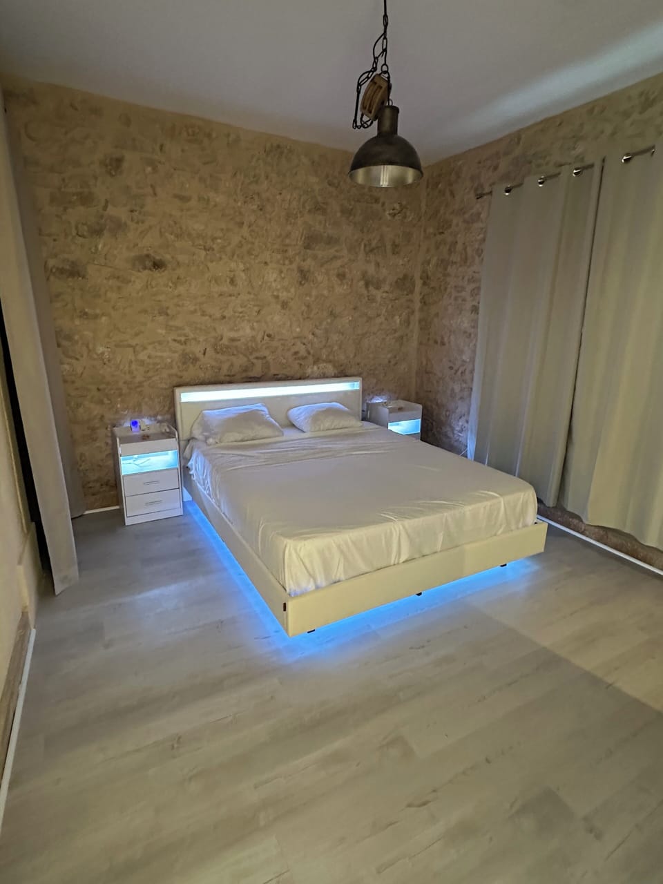 Double Room, 2 Queen Beds | WiFi (free)