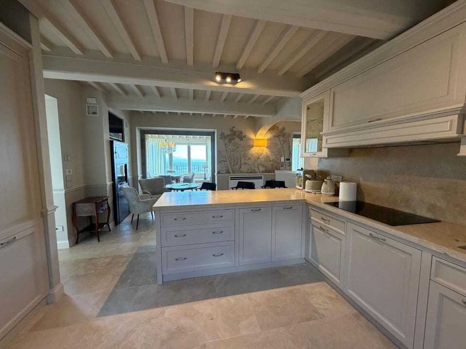 Kitchen, Room Detail