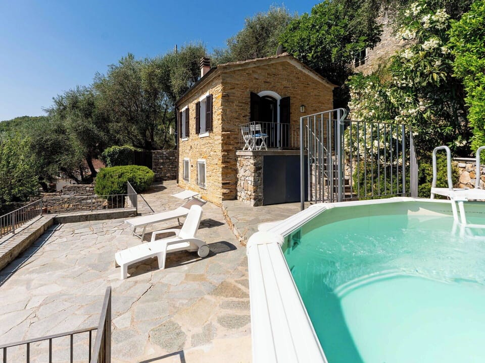Swimming Pool, House, Home, Resort, Cottage, Estate, Outdoor Furniture, Eco Hotel, Villa, Backyard