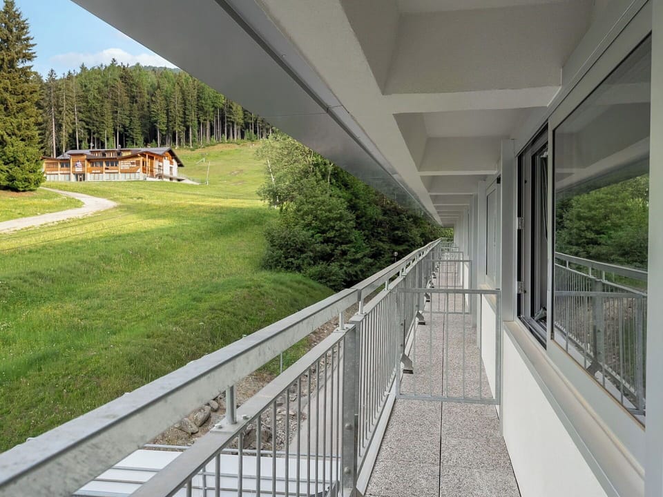 Building, Wall, Window, Residential Area, Neighbourhood, Facade, House, Town, Home, Balcony