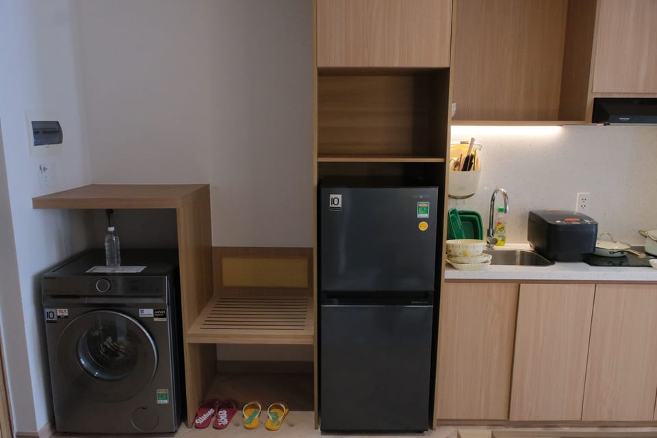 Deluxe Twin Room, Beach View | Private kitchen | Mini-fridge