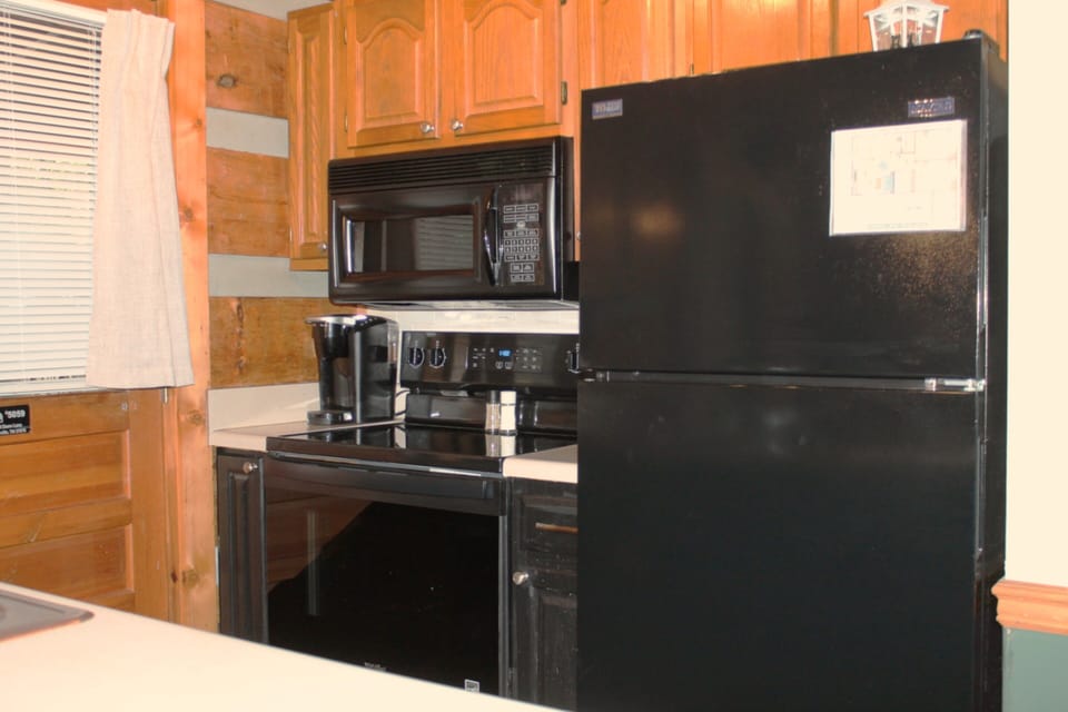 Full-size fridge, oven, microwave, and dishwasher provided