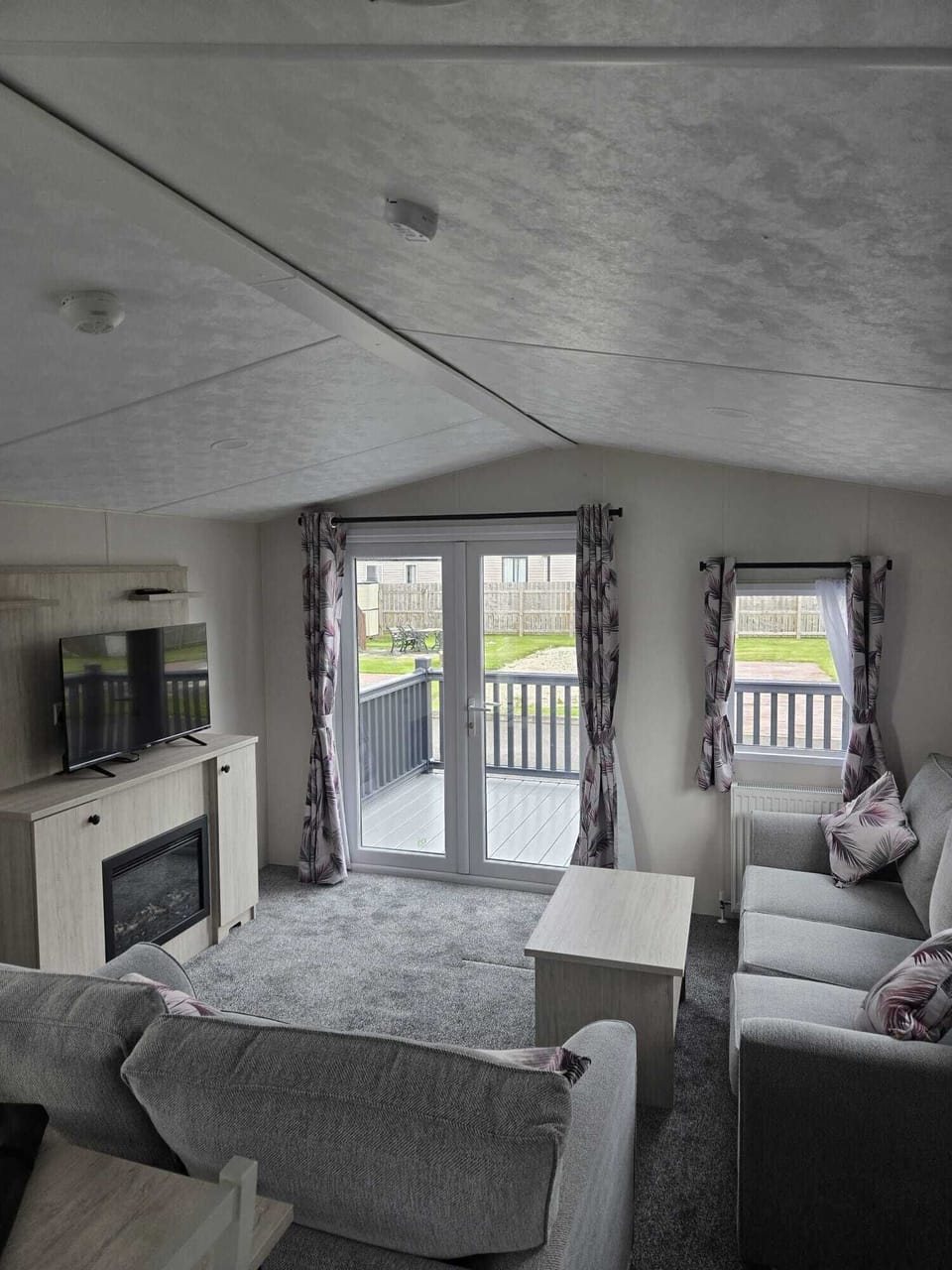 Mobile Home, Garden View | Living area
