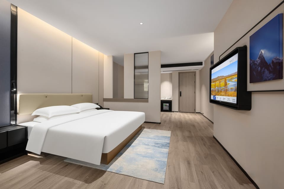 Luxury Double Room | Desk, laptop workspace, blackout drapes, soundproofing