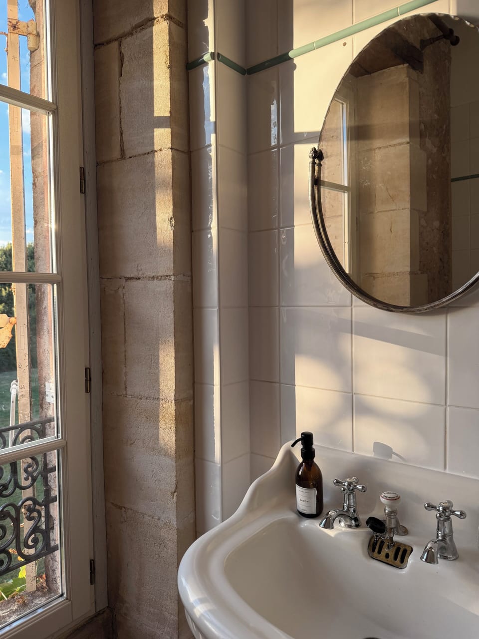 Double Room | Bathroom | Shower, free toiletries, hair dryer, towels
