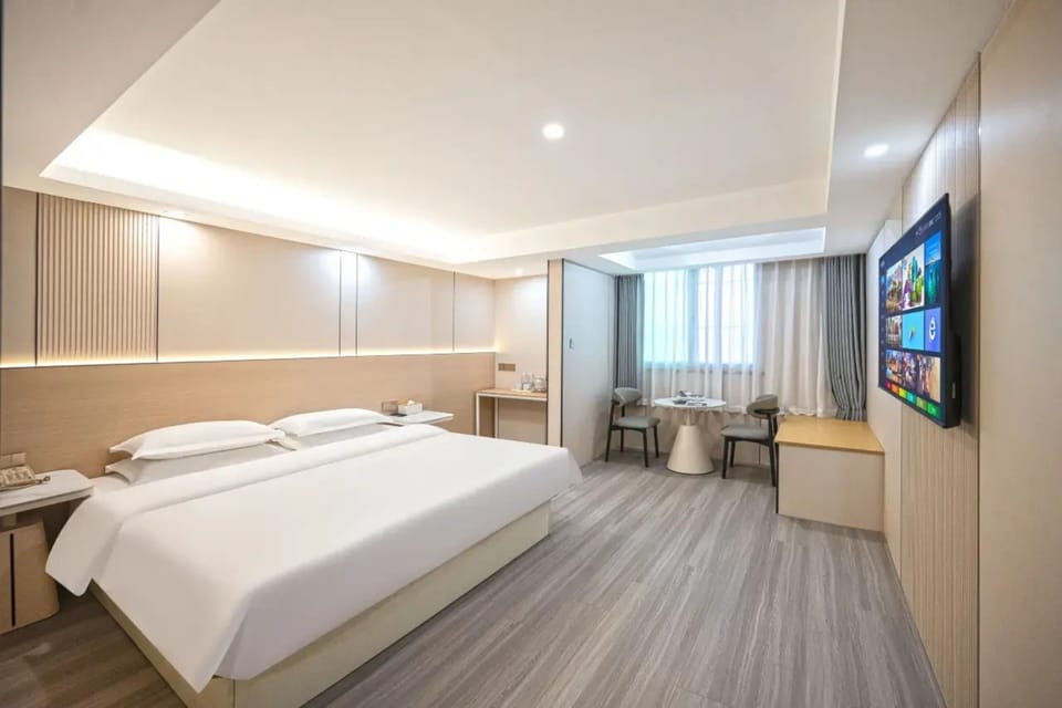 Luxury Double Room, City View | WiFi (free)