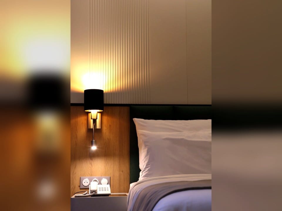 Double or Twin Room | In-room safe, blackout drapes, iron/ironing board, WiFi (free)