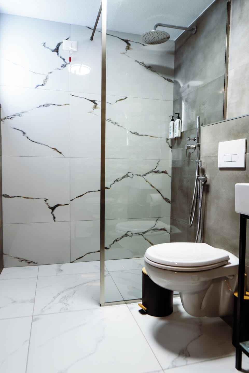 Classic Double Room, Balcony, City View | Bathroom | Shower, hair dryer, towels, soap