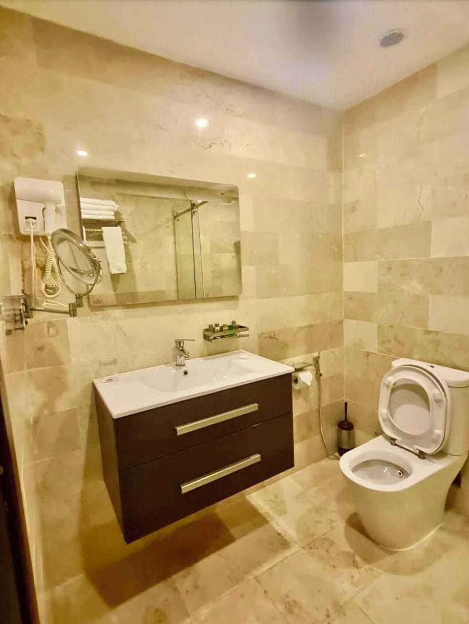 Double or Twin Room | Bathroom